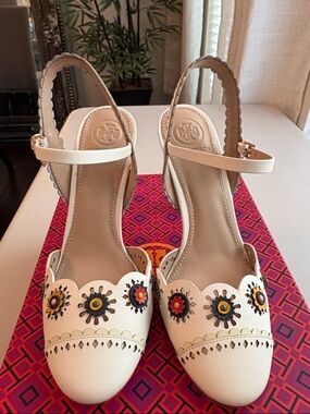 Tory Burch Cream Floral Cutout Slingback Heels with Multicolor Flower Accents